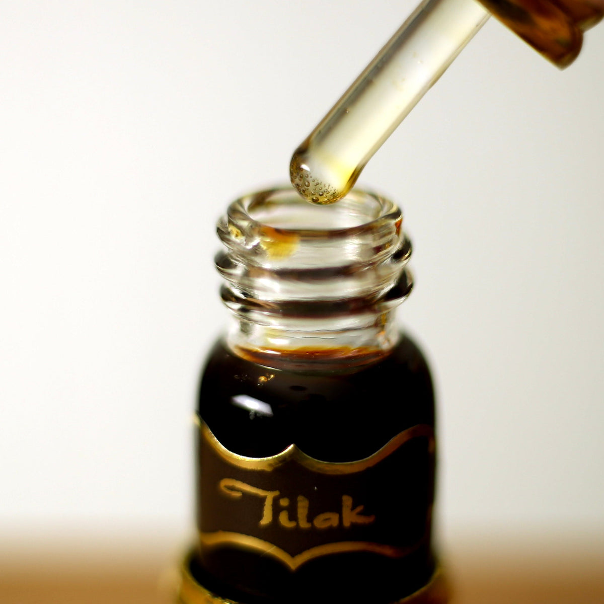 Prabhuji Attar Oil Tilak for Love - 3ml - Unisex - Mystic Journey Path